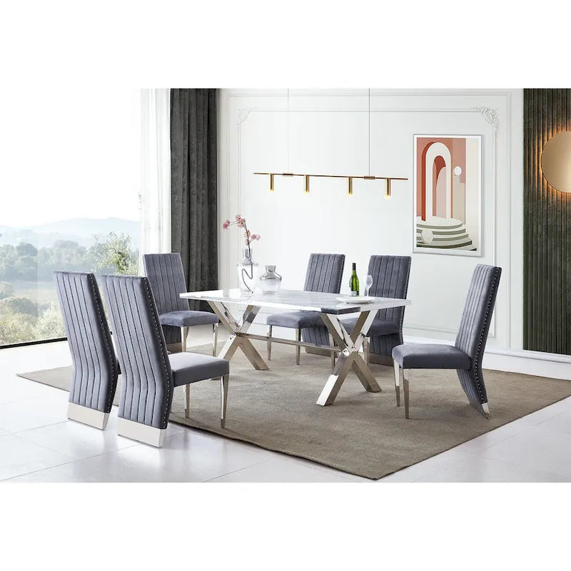 Chaises de salle à manger modernes à dossier haut, style Channel, avec clous décoratifs et pieds en métal poli