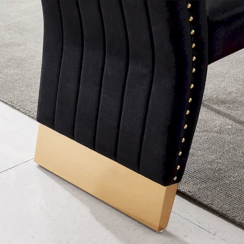 Chaises de salle à manger modernes à dossier haut, style Channel, avec clous décoratifs et pieds en métal poli