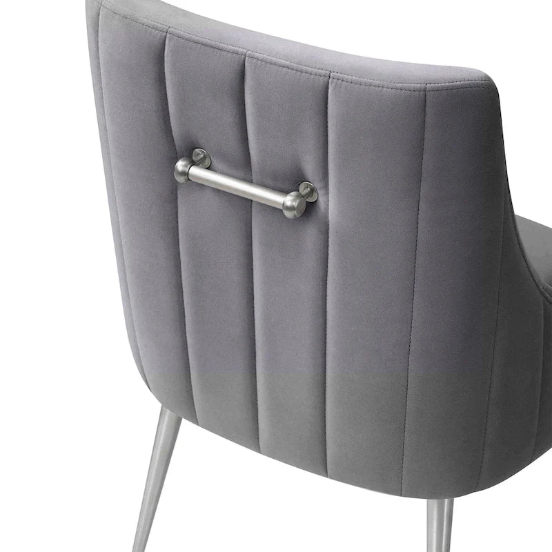 Chaise de salle à manger Irina en velours avec pieds en acier inoxydable