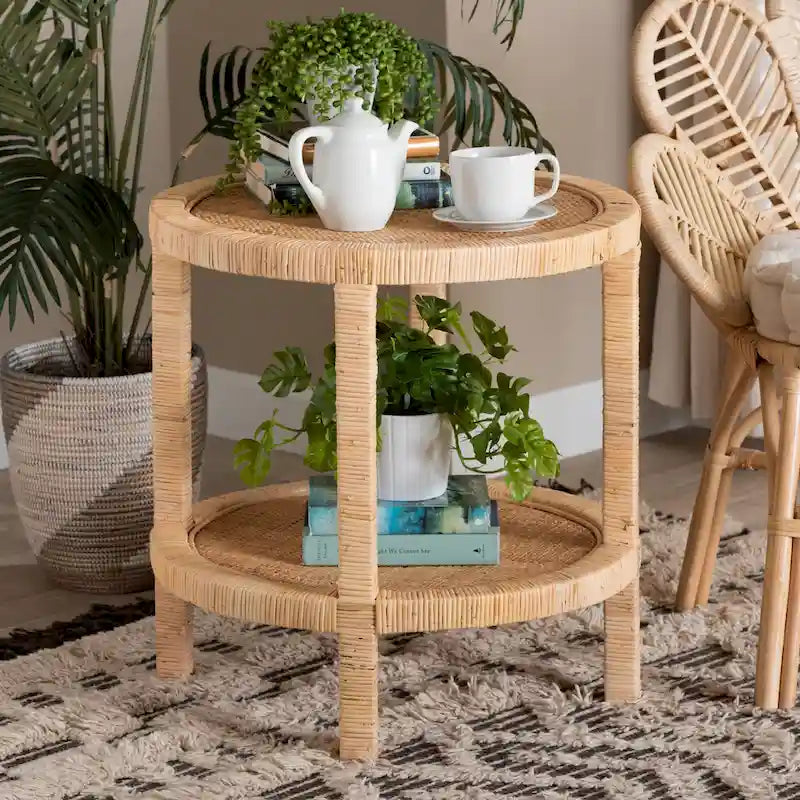 Table d'appoint Bella bohémienne moderne en bois d'acajou brun naturel et rotin naturel à 2 niveaux