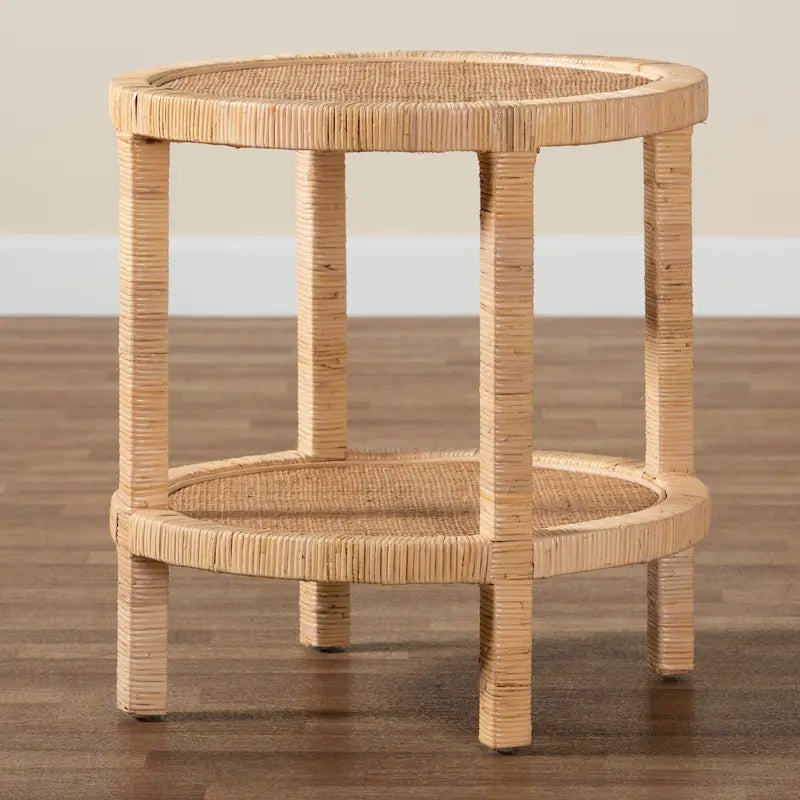 Table d'appoint Bella bohémienne moderne en bois d'acajou brun naturel et rotin naturel à 2 niveaux