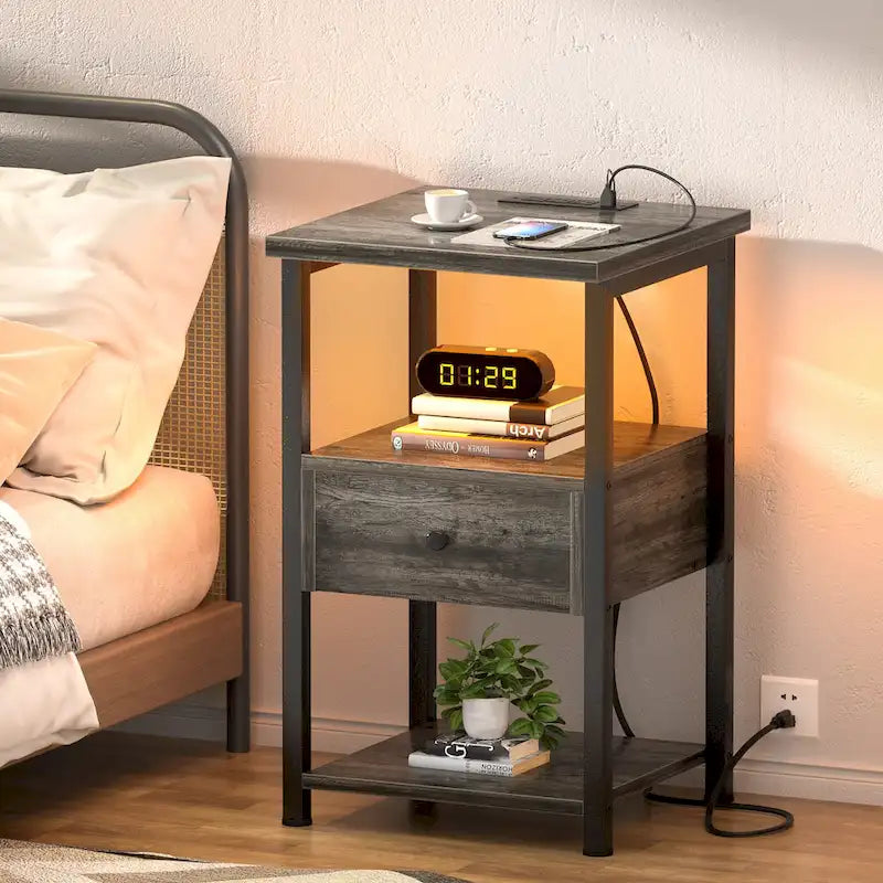 Tables de chevet de style campagnard en bois à 2 tiroirs avec station de recharge - Lot de 2